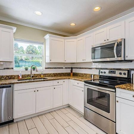 Beautiful Pool House In Old Seminole Heights! Vila Tampa Exterior foto