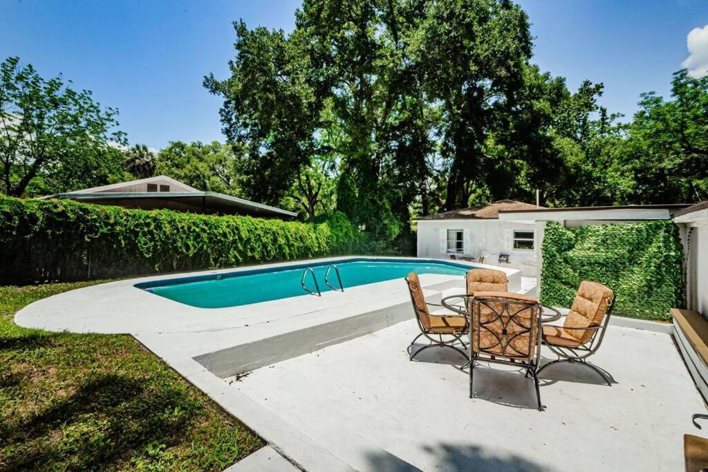 Beautiful Pool House In Old Seminole Heights! Vila Tampa Exterior foto