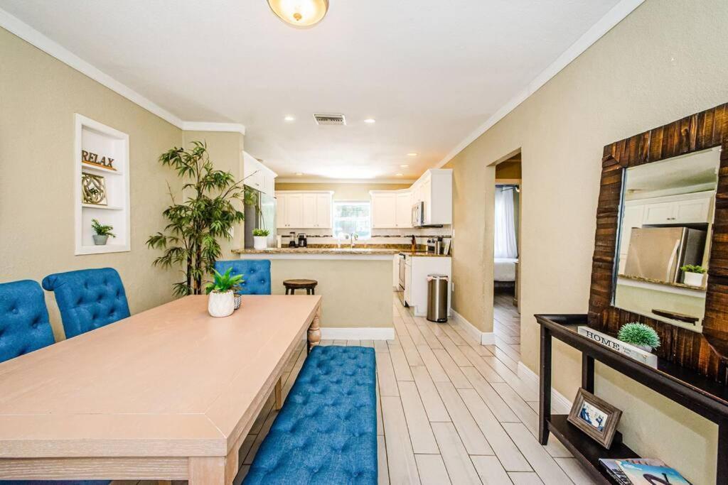 Beautiful Pool House In Old Seminole Heights! Vila Tampa Exterior foto