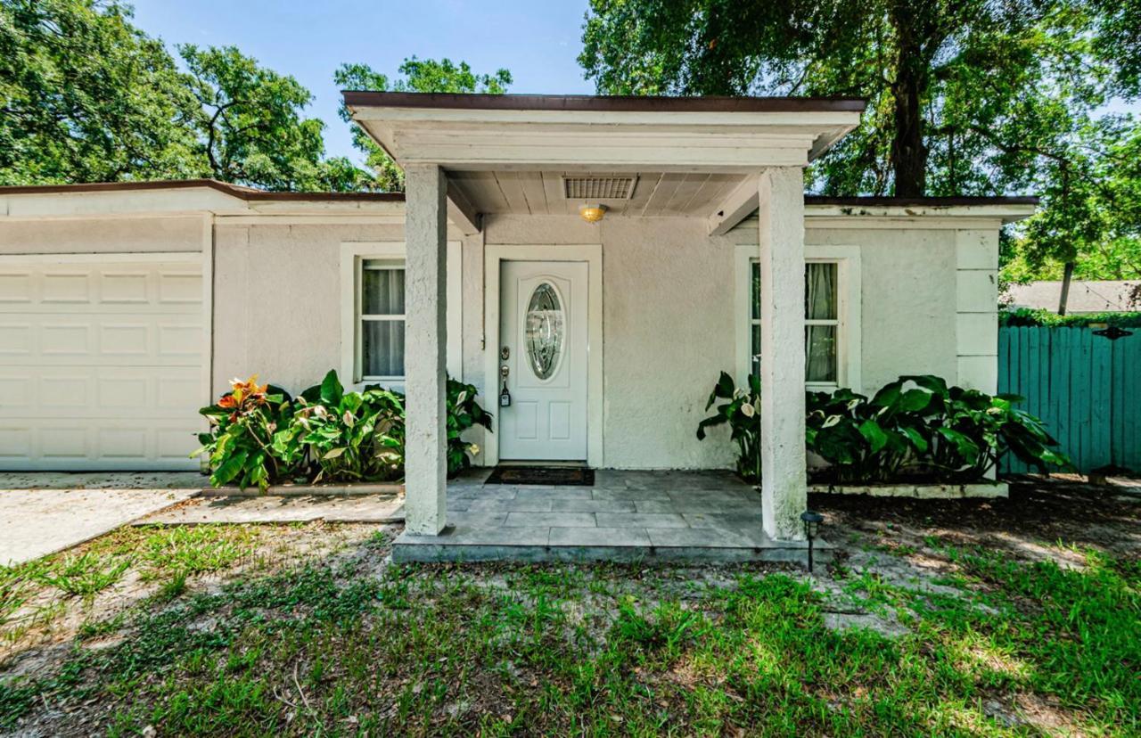 Beautiful Pool House In Old Seminole Heights! Vila Tampa Exterior foto