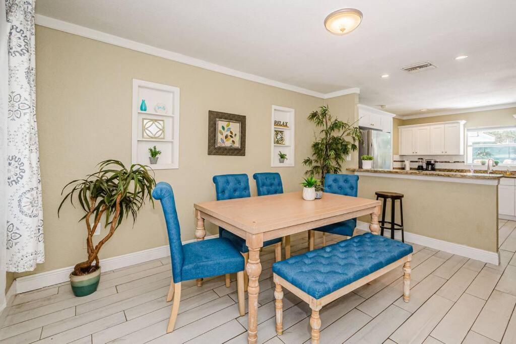 Beautiful Pool House In Old Seminole Heights! Vila Tampa Exterior foto