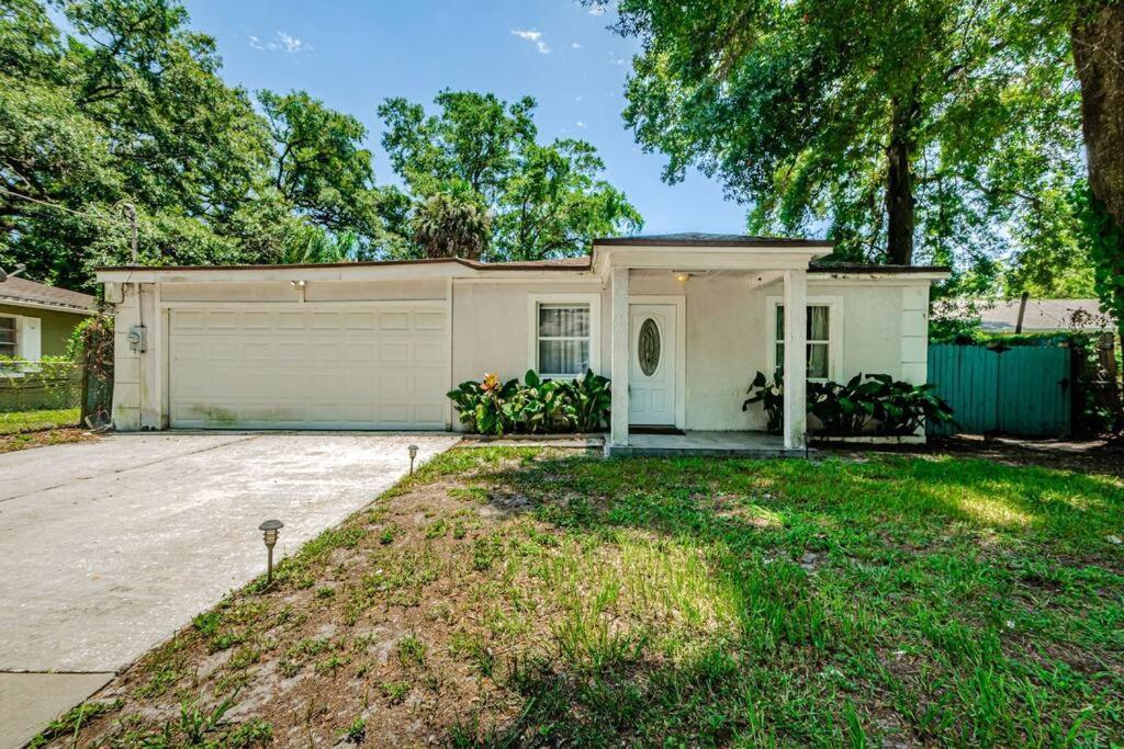 Beautiful Pool House In Old Seminole Heights! Vila Tampa Exterior foto